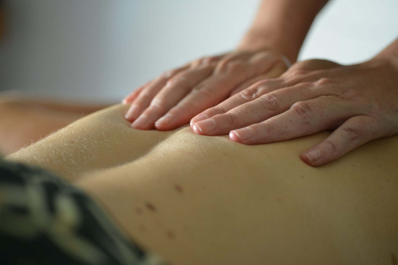Deep tissue massage. Massage du dos 